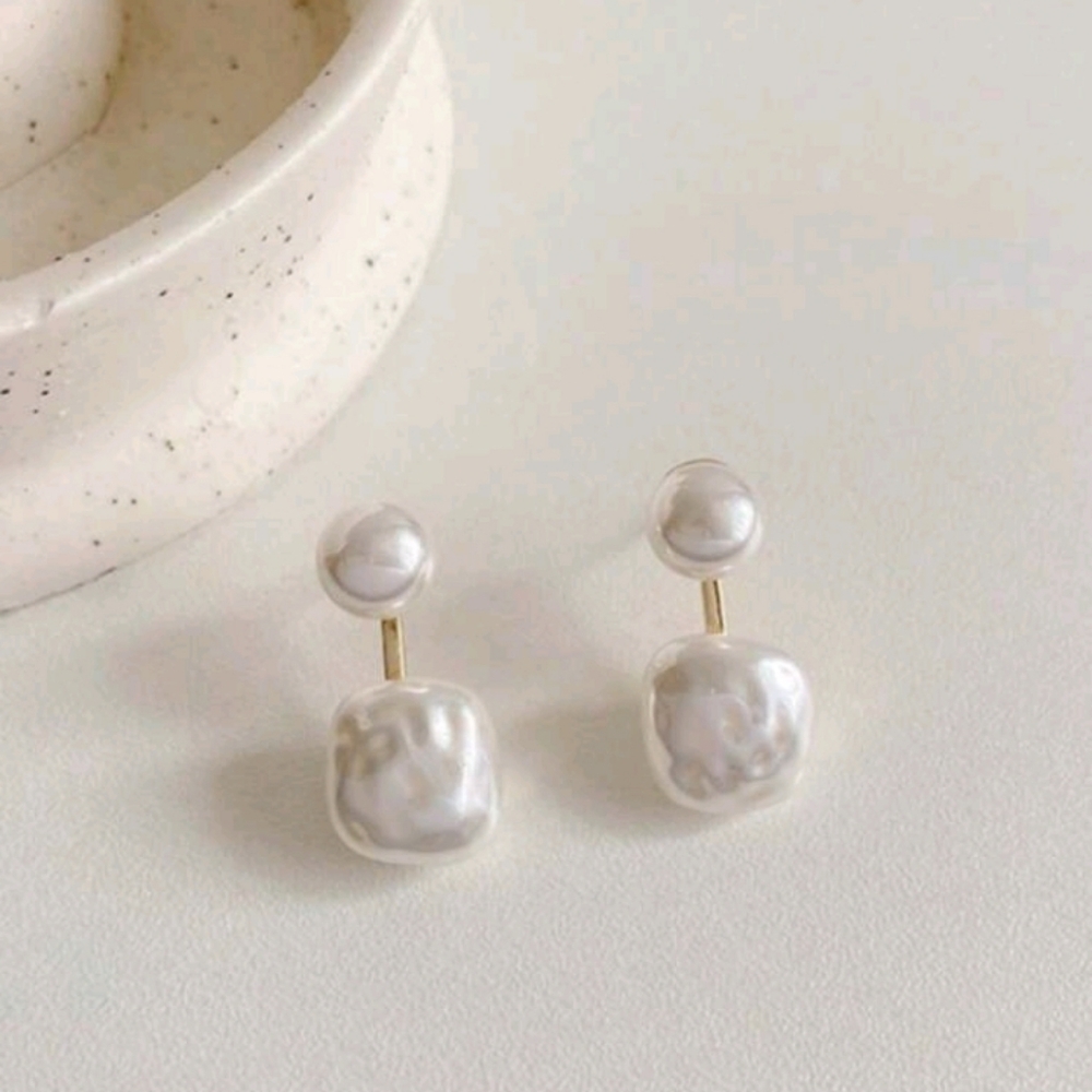 SOLD New Elegant Faux Pearl Drop Earrings - Picture 4 of 6